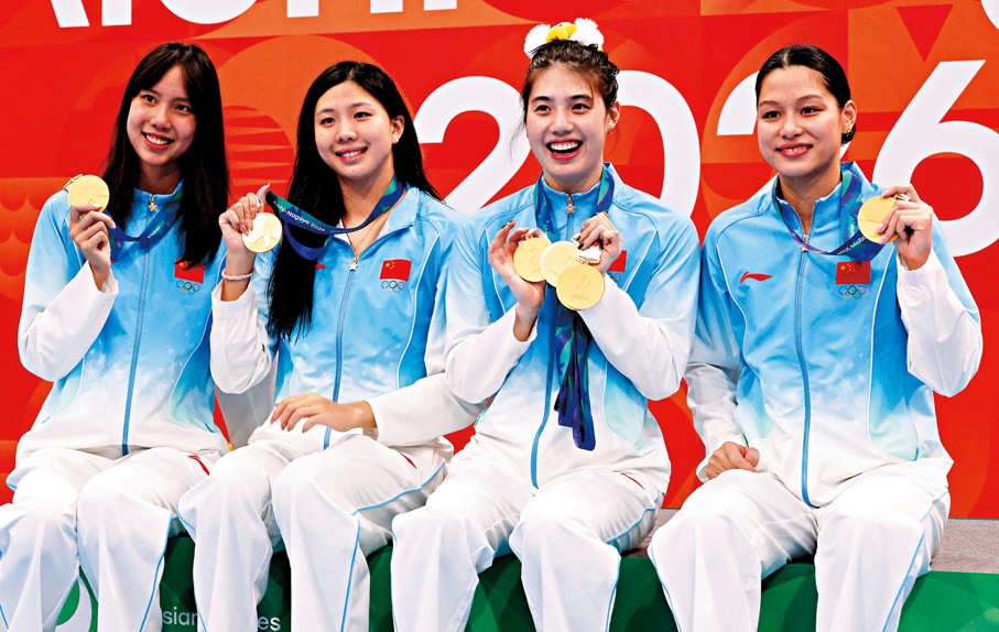 ●中國隊於壓軸的女子4×100米混合泳接力決賽獲勝。  路透社