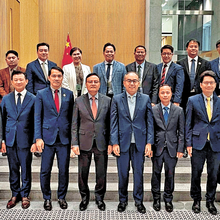 ●許正宇及副局長陳浩濂等早前會見老撾財政部部長山迪帕率領的代表團，就黃金市場合作等進行磋商。 財庫局Fb圖片