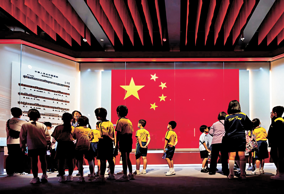 ●圖為香港學生在國家安全展覽廳參觀。 資料圖片