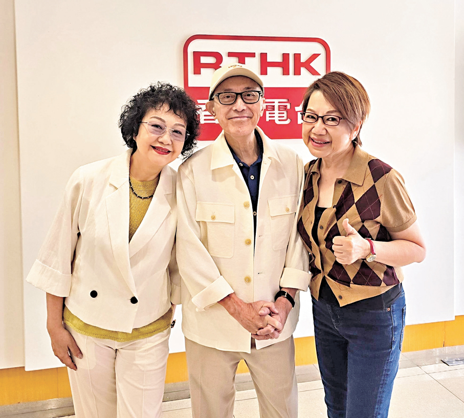 ●毛俊輝教授與太太胡美儀為劇藝不斷勇往直前。 作者供圖