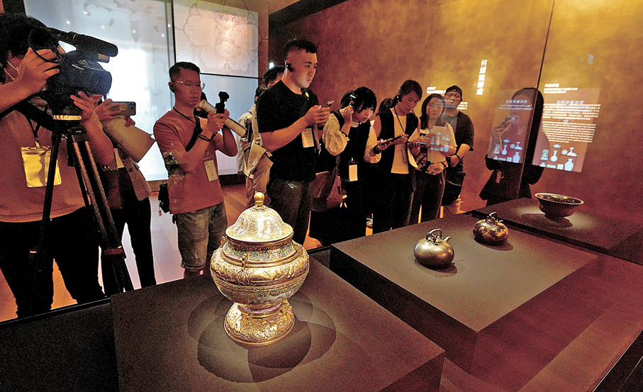 ●展覽每次換展替換約100件展品，確保觀眾能看到全新精彩內容。香港文匯報記者曾興偉  攝
