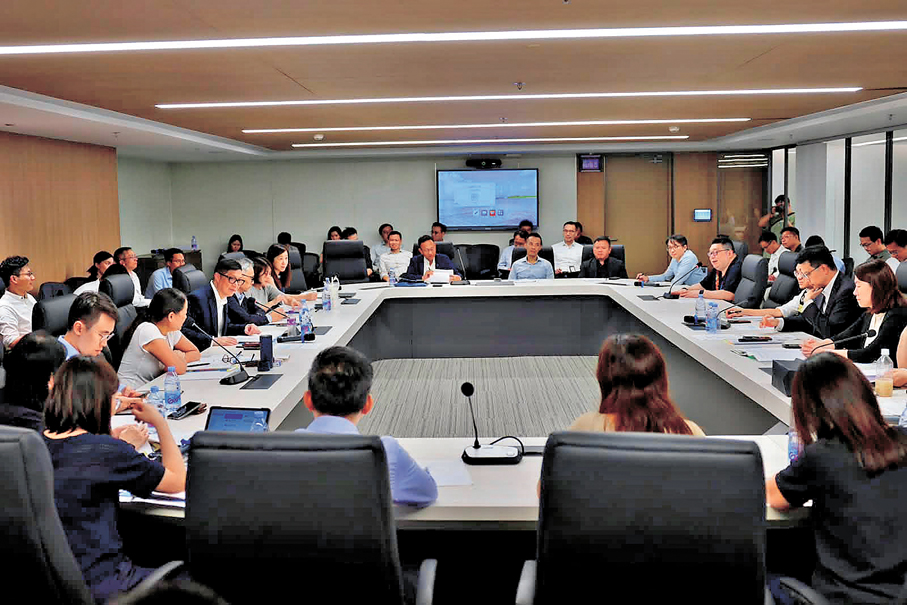 ●鄧炳強召開跨部門會議，逐項跟進新皇崗口岸軟硬體工作。 鄧炳強Fb圖片