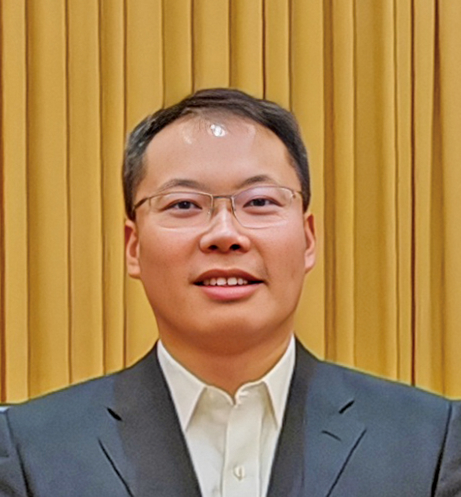●甘肅省政協委員、中國僑聯常委、北區區議會議員、香港僑界社團聯會常務副會長兼秘書長、百仁基金常務副主席廖宇軒