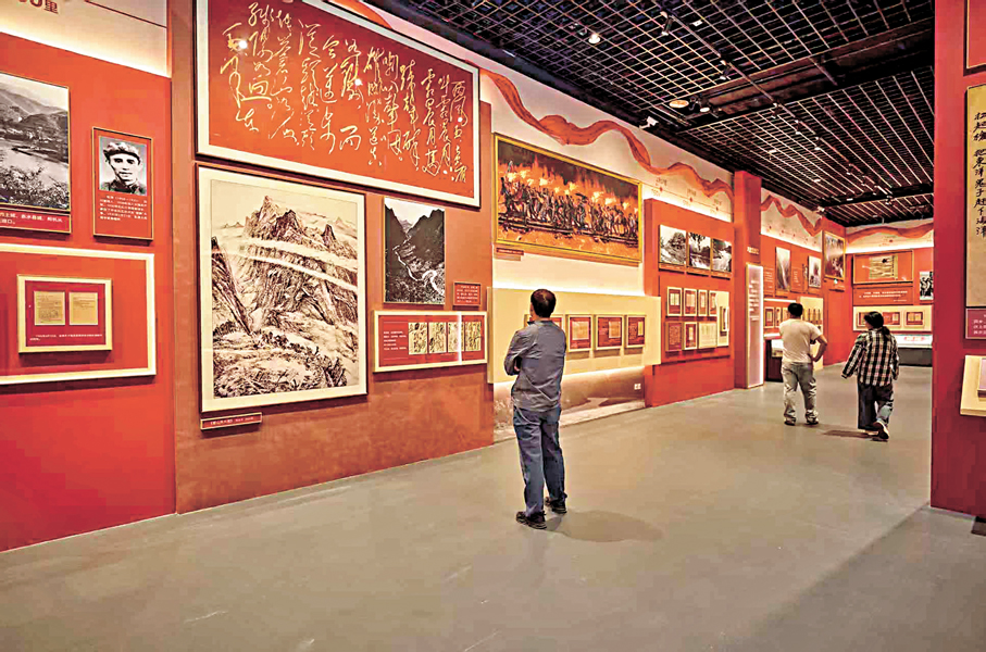 ●民眾在中國共產黨歷史展覽館參觀。受訪者供圖