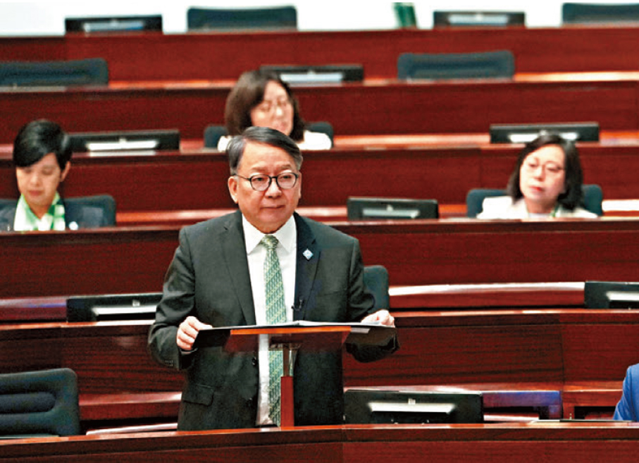 ●政務司司長陳國基昨日在立法會辯論上作開場發言。 香港文匯報記者萬霜靈  攝