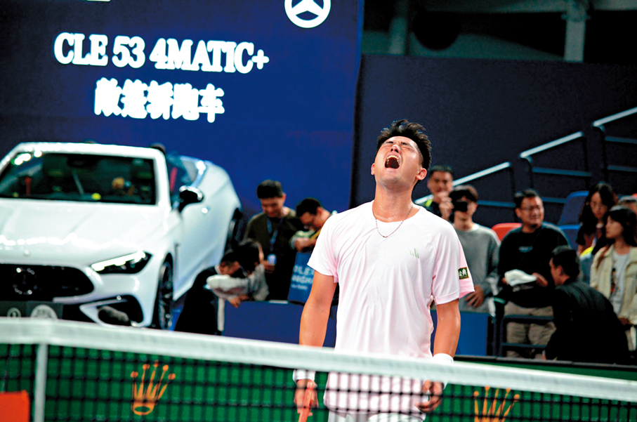 ●吳易昺首圈勝出後激動咆哮。   香港文匯報記者夏微  攝