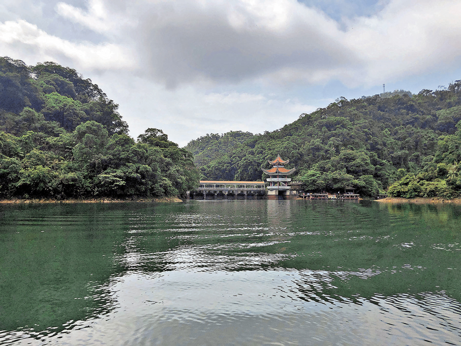 ●鼎湖山的湖心景觀。