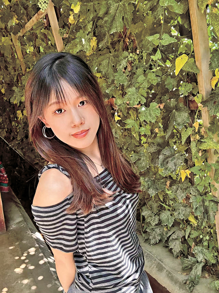 00後客家姑娘賴彩美喜歡上了喀什的工作和生活。