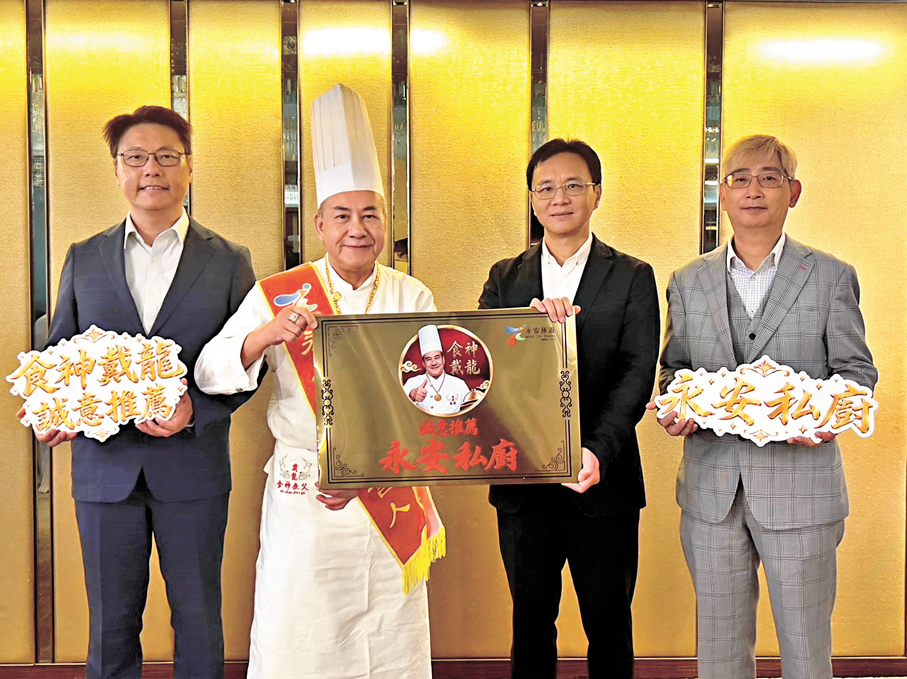 ●永安旅遊近日公布，今年首三季旅行團預訂人數升超過15%，當中以內地長線旅行團及郵輪產品最受歡迎。 香港文匯報記者李芷珊  攝