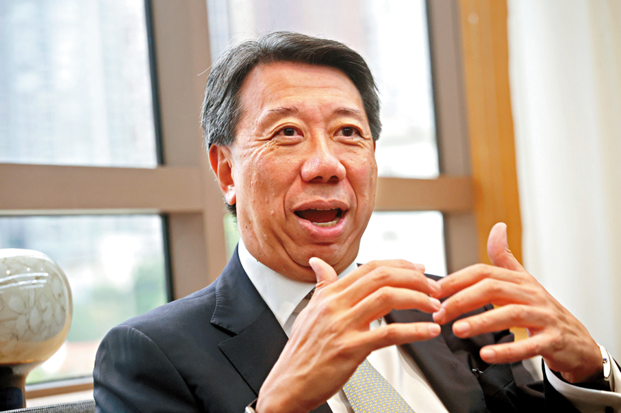 ●洪丕正期望透過APEC財長會彰顯香港作為國際金融中心的定位，並掌握全球資金流和資本再配置的引導權。    香港文匯報記者郭木又 攝