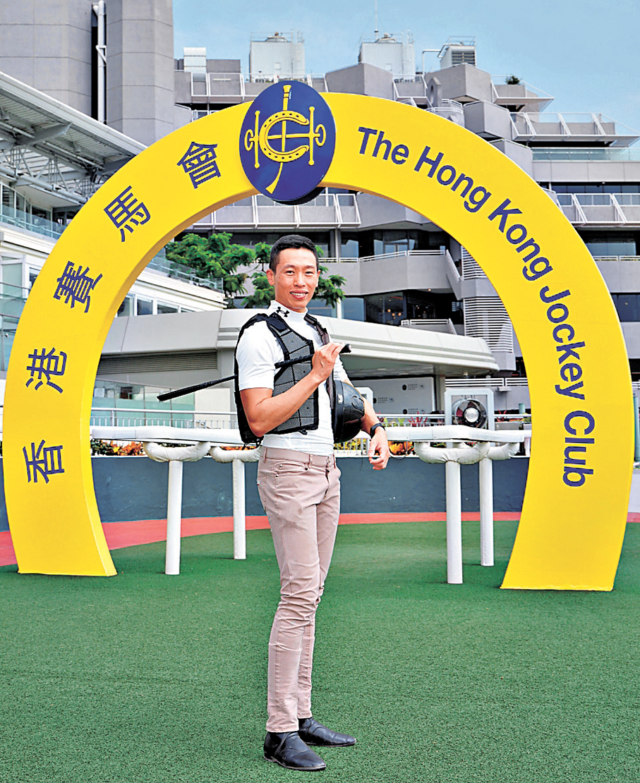 ●何澤堯獲選為本年度傑青，他寄語年輕人要「勝不驕，敗不餒」。   大公文匯全媒體記者麥瀾田 攝