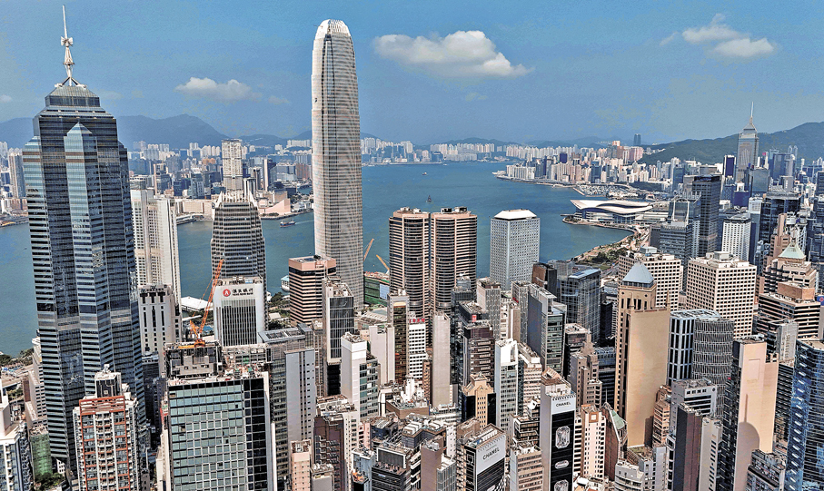 ●港大指出，訪港旅客人數持續上升，帶動旅遊業相關的服務出口。 資料圖片