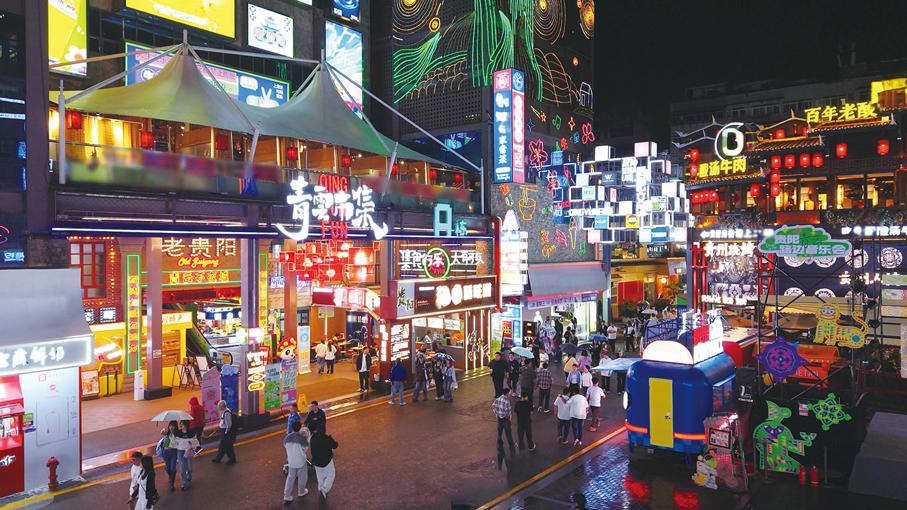 ●貴陽南明青雲市集夜市。