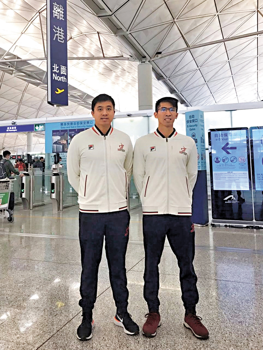 ●江俊賢（左）見證殘疾泳隊港將逐步走向精英化。 中國香港傷殘人士體育協會Fb圖片