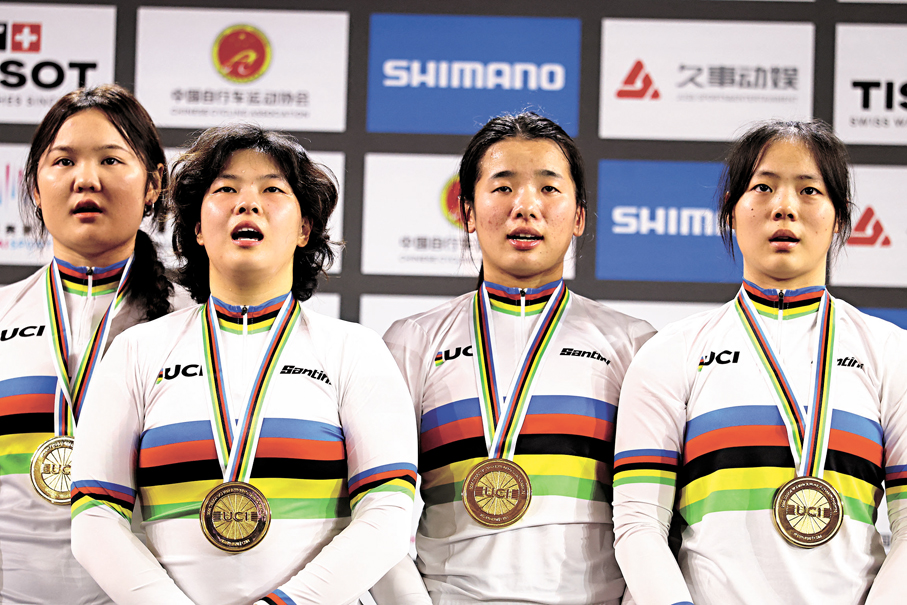 ●中國隊於女子團體競速賽奪金。 路透社