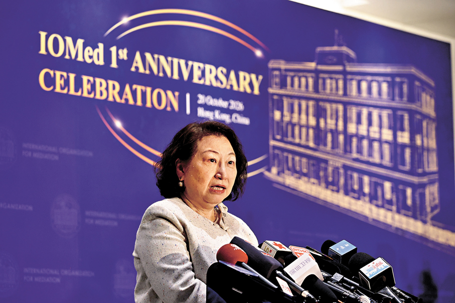 ●鄭若驊在活動上分享最新調解個案。   香港文匯報記者黃艾力  攝