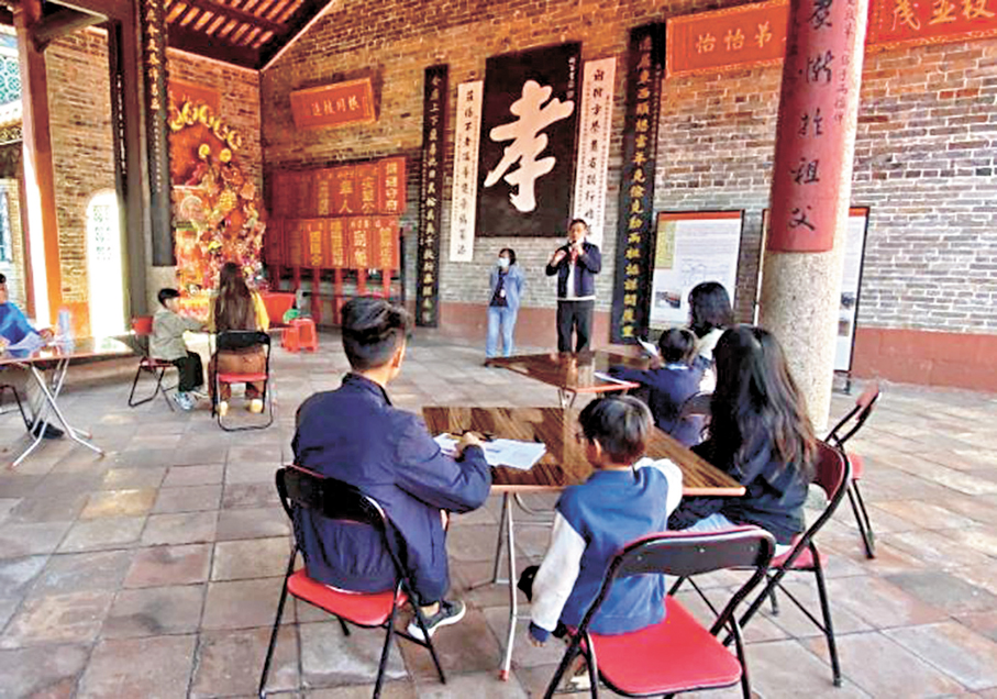 ●鄉議局提倡「城鄉共融」，指現代化的創科中心與傳統的鄉村文化絕對可以並存。圖為圍村活動。 資料圖片