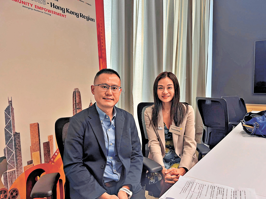 ●香港聖公會福利協會有限公司服務總監胡啟明（左）與企業傳訊及市場營銷總監黃珮琳   丁寧 攝