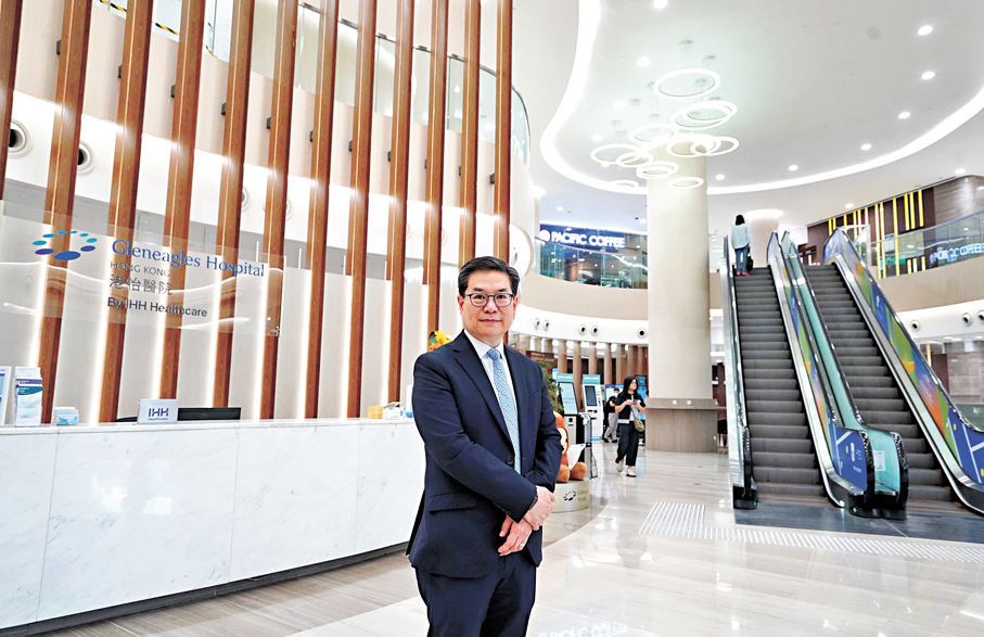 ●曾慶亷認為，香港若結合國際化醫療管理與大灣區科研製造資源，可成為創新醫療產品走向市場的重要橋樑。香港文匯報記者曾興偉  攝