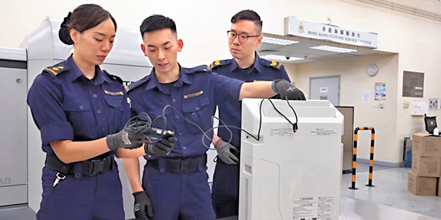 ●楊皓兒（左）表示，會將在香港累積的專業執法經驗，以及務實、嚴謹的工作精神帶到國際平台。 楊何蓓茵Fb視頻截圖