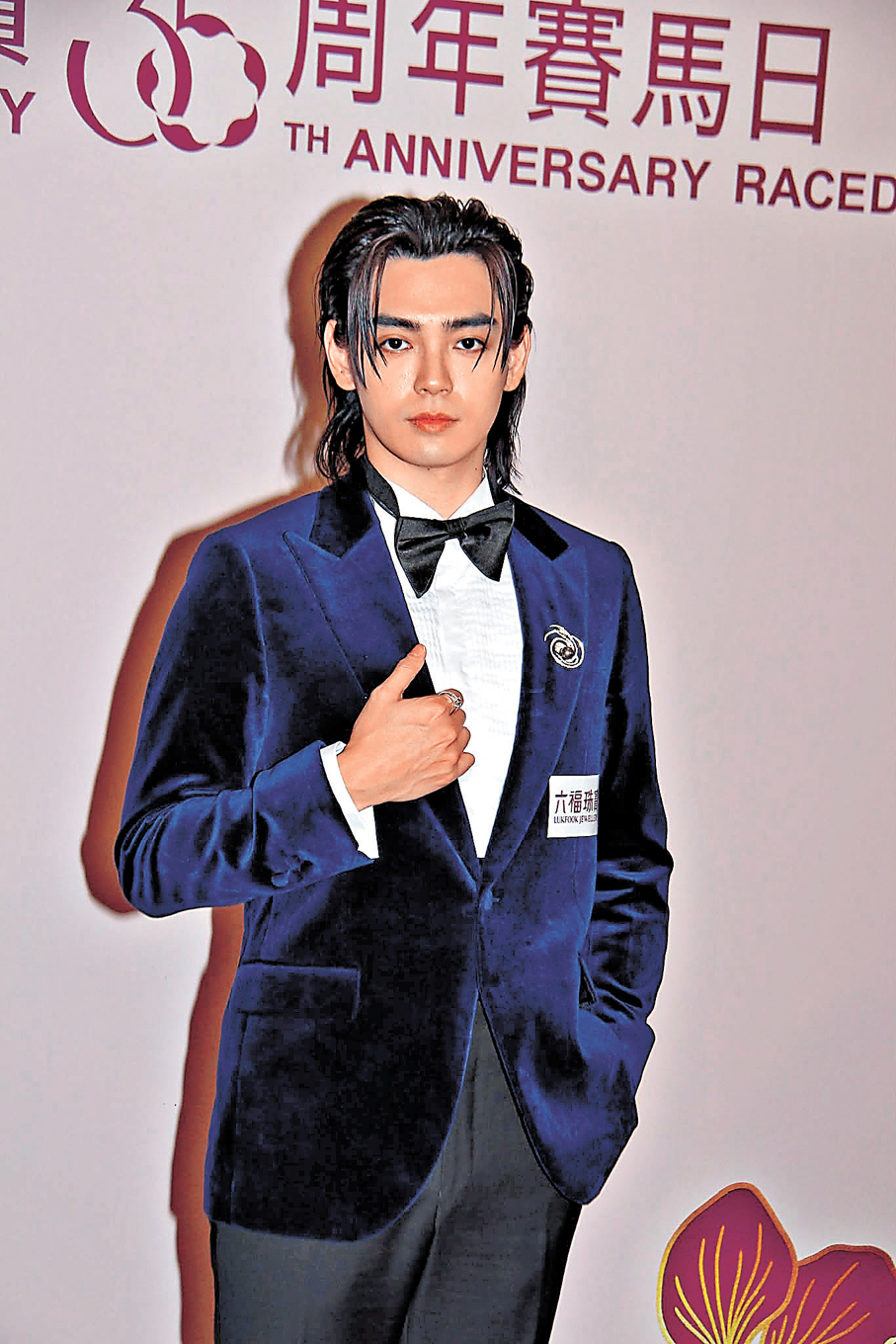 ●歐鎮灝28歲生日獲送蛋糕。  香港文匯報記者吳文釗 攝