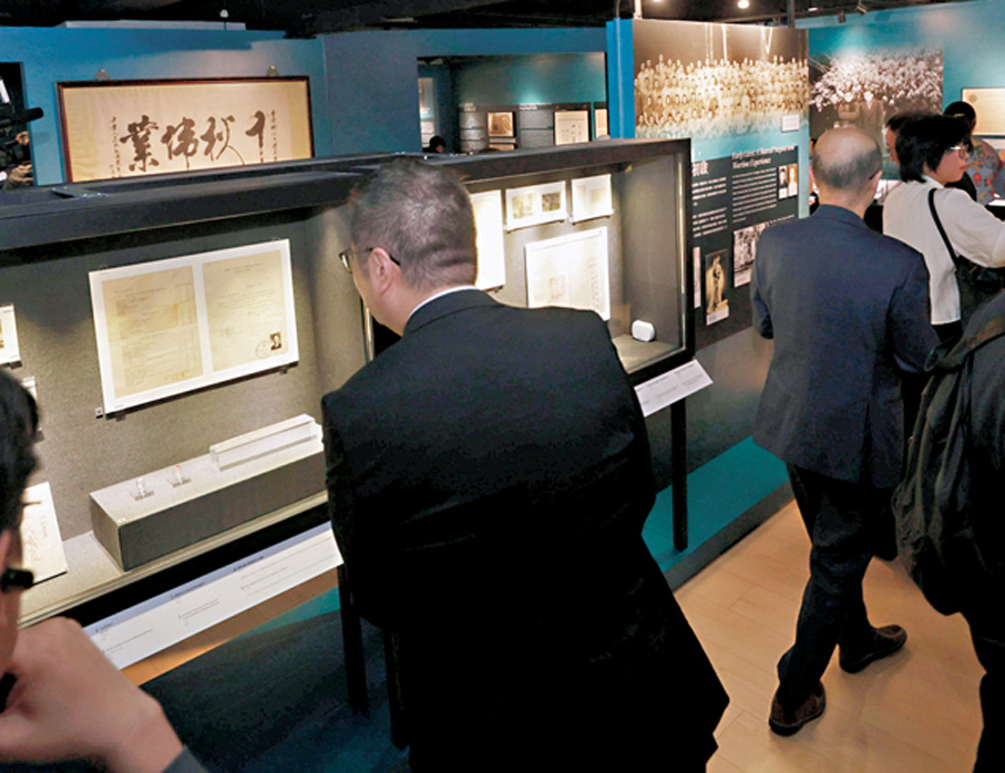 ●館內擺放超過一百件珍貴展品。 香港文匯報記者北山彥  攝