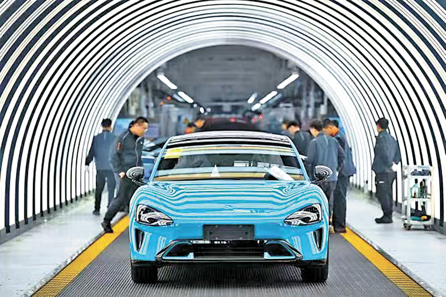 ●小米汽車工廠的小米SU7。受訪者供圖