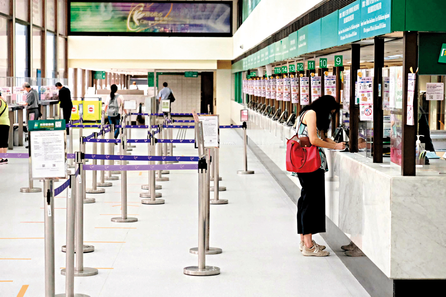 ●香港郵政最新年報顯示，年內虧損擴大至9.05億元。資料圖片